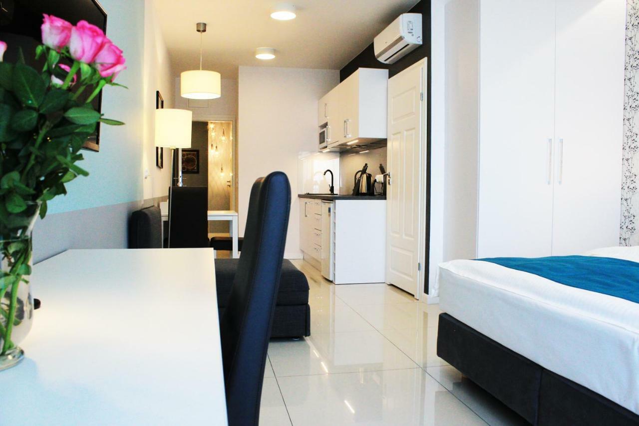 Jessapart - Ochota Apartments Варшава Екстериор снимка
