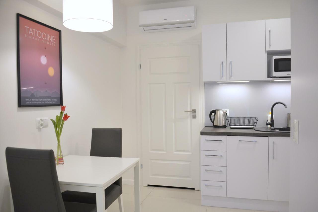 Jessapart - Ochota Apartments Варшава Екстериор снимка
